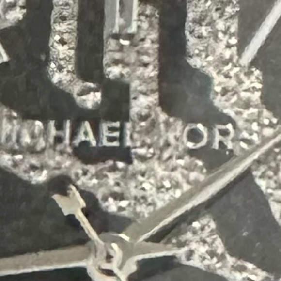 Michael Kors  watch used in runway showing less than 4 times. 9/10 rating firm! - Picture 3 of 11